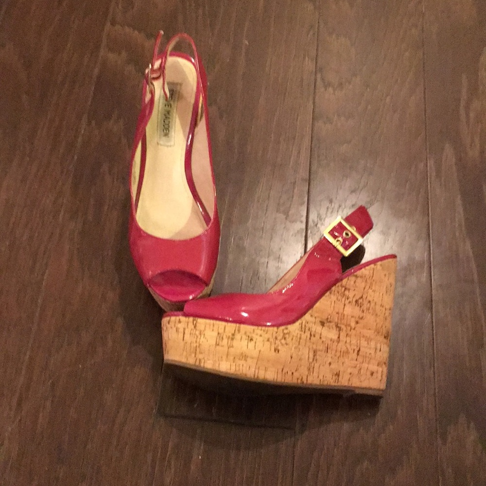 Steve Madden Fuchsia Wedges